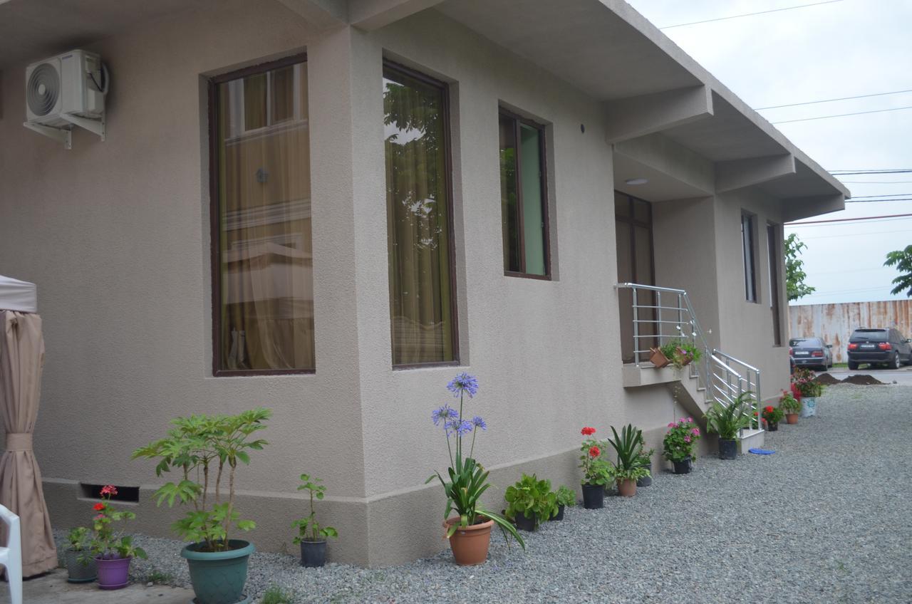 Lia Guest House Kobuleti Exterior foto